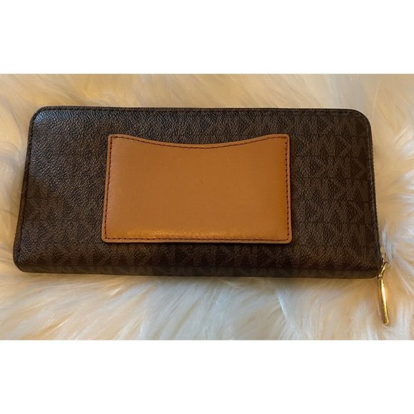 MINT MICHEAL KORS SIGNATURE COVER INITIALED WALLET - Picture 5 of 5